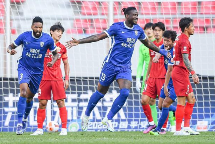 多特蒙德遭遇争议判罚，裁判组回应：执法公正，应用上海相关.的简单介绍