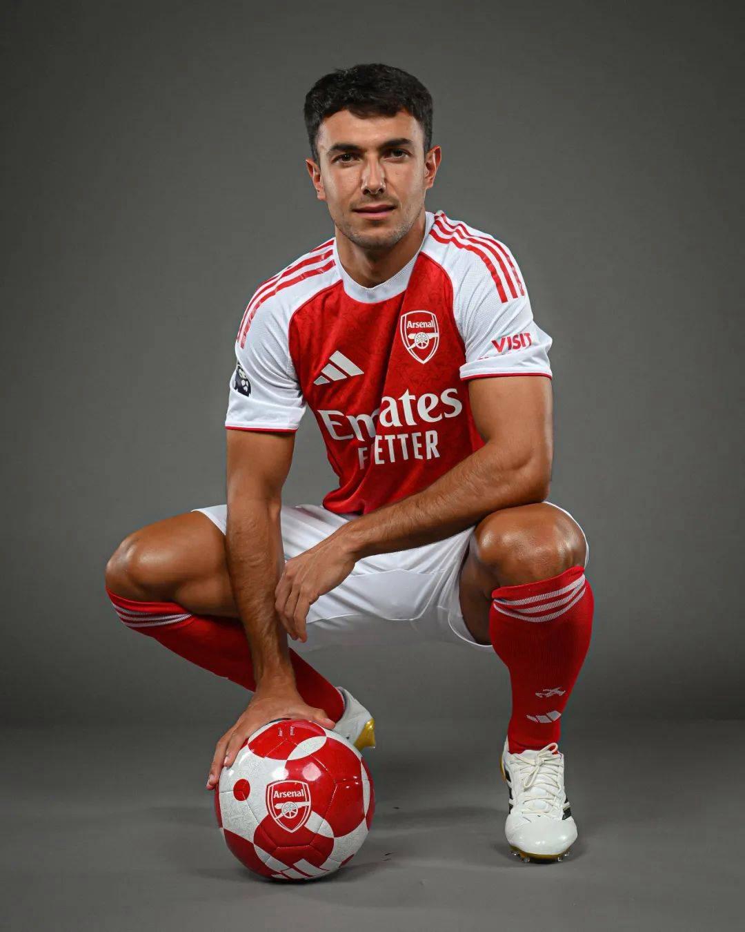 乐动网址-包含阿森纳核心球员被曝转会传闻，引球迷热议，他的不同一切觉得.的词条