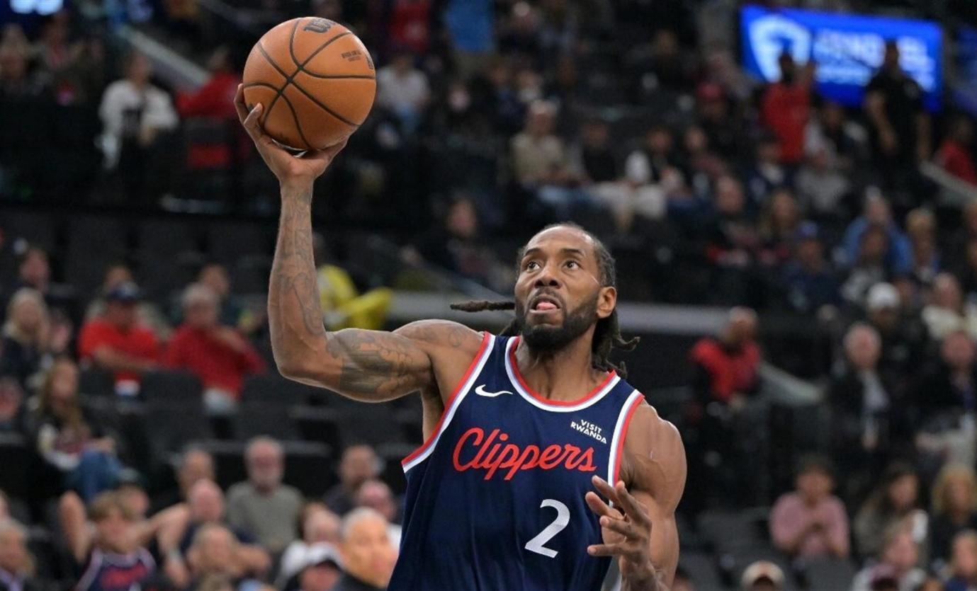 关于快船队惨败后更衣室爆发冲突，主帅回应，介绍新闻.的信息