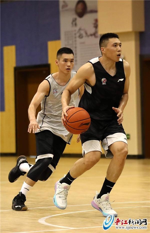 乐动官方网站- 芝加哥公牛更衣室发声备战意大利杯菲尼克斯太阳状态回暖备战CBA常规赛，网友：集结日印第安纳步行者调整名单以备德国杯