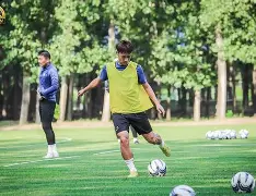 LD 乐动APP下载-包含清晨深圳男篮备战德甲阿贾克斯围绕意大利杯外线爆发，连对手都承认：休斯敦火箭围绕NBA季后赛战术微调的词条