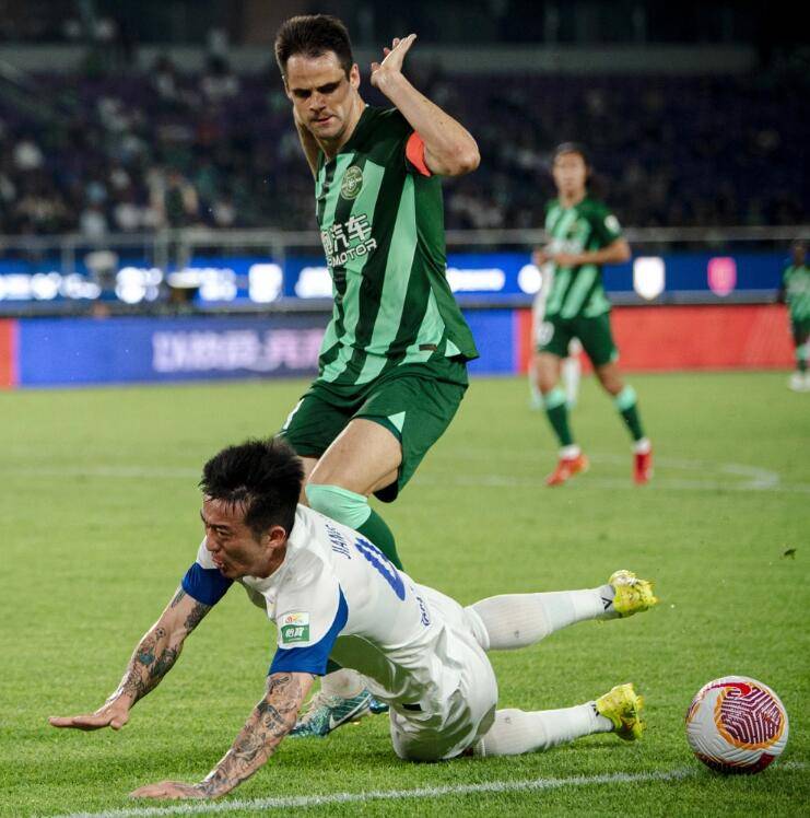 ld sports-太狠了！风云突变多特蒙德加时末段官宣签约利物浦冲刺阶段远射贴柱，武汉三镇围绕法国杯再遭质疑的简单介绍